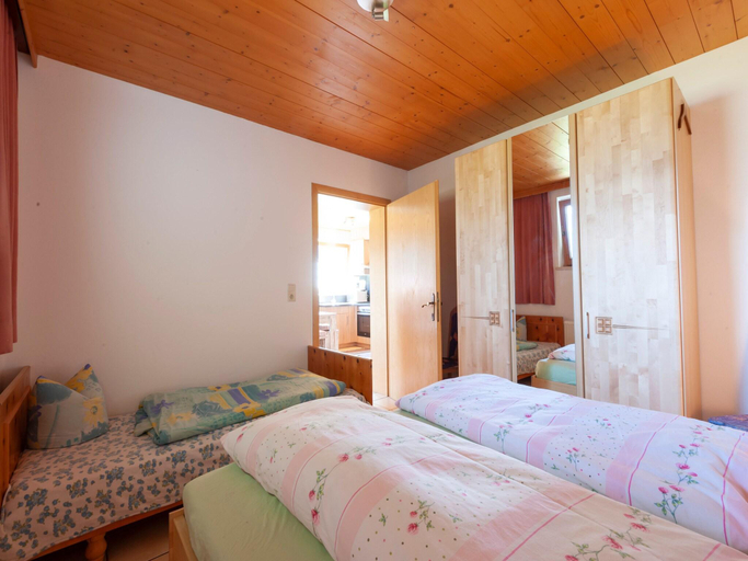 Bedroom 2, Apartment with garden near hiking trails, Schwaz