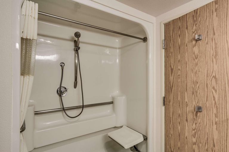 Bathroom 4, Surestay Plus By Best Western Post Falls, Kootenai