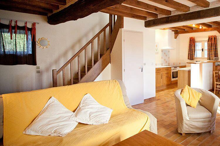 Bedroom 2, Trainefeuilles - Chambres d'hotes proche Zoo de Beauval, Loir-et-Cher