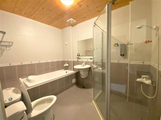 Bathroom 4, Pingtung Happy Manor Garden Homestay, Pingtung
