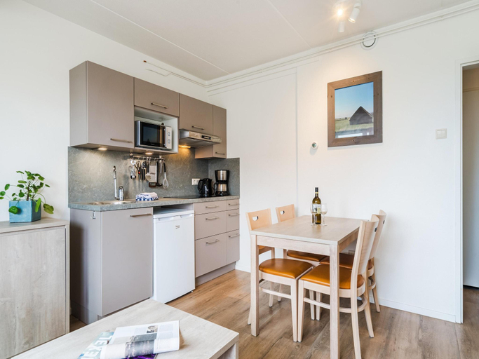 Others 5, Apartment in Texel near De Koog Center, Texel