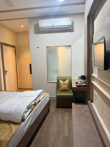 Room 4, Vallabh Villas Guest House, Varanasi