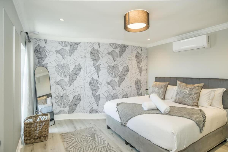 Bedroom 2, 5 min walk to Camps Bay beach, Comfy Apt, Beach Views - Caprice Bay Apt, City of Cape Town