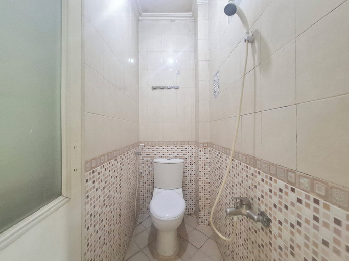 Bathroom 2, Tamastu Hotel Fortuna Jatiwaringin, Bekasi