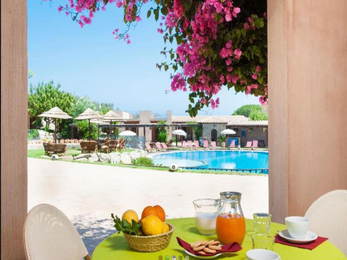 Swimming pool, Sardinian-style apartment near beach, Cagliari