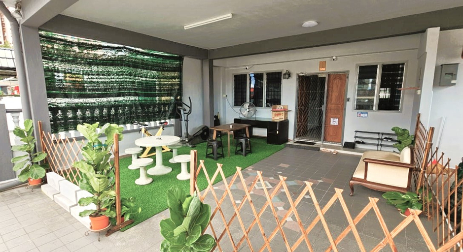 Others 5, BS Home near to RS Lam Wah Ee, Penang Island