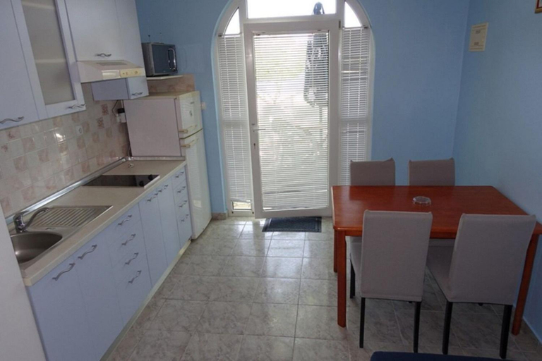 Others 3, Apartments Ivo, Nin