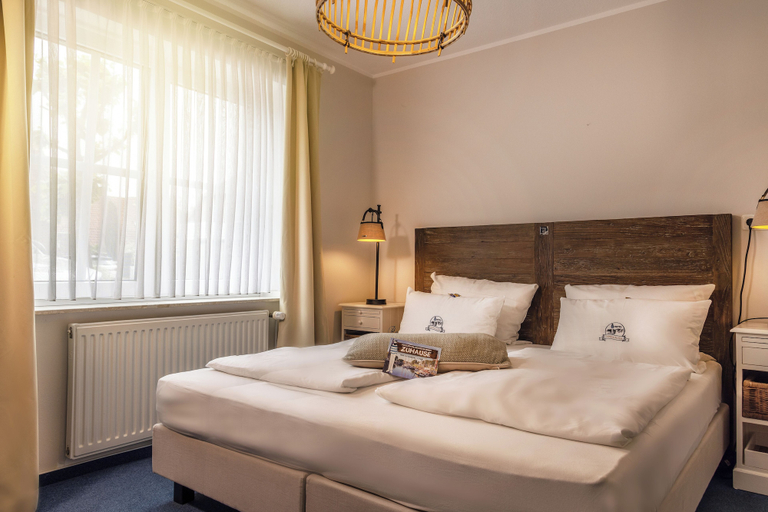 Bedroom 4, HOTEL DÜNENLÄUFER Carolinensiel, Wittmund