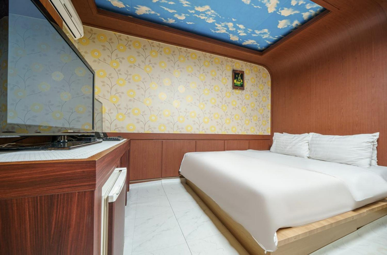 Bedroom 4, Mokpo Sky hotel, Muan