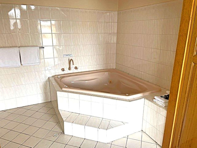 Bathroom 3, Glenelg Motel, Adelaide