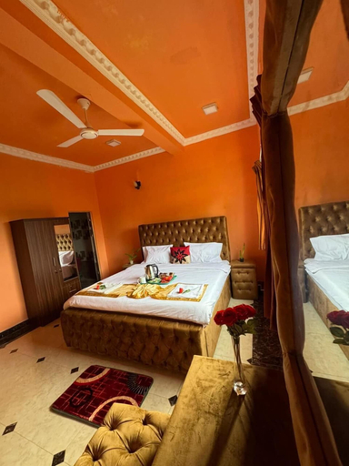 Room 2, White palace Airport hotel, Katana
