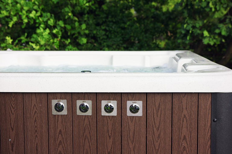 Bathroom 2, Barwald Hills - jacuzzi i piekny widok na Babia Gore i Beskidy, Wadowice