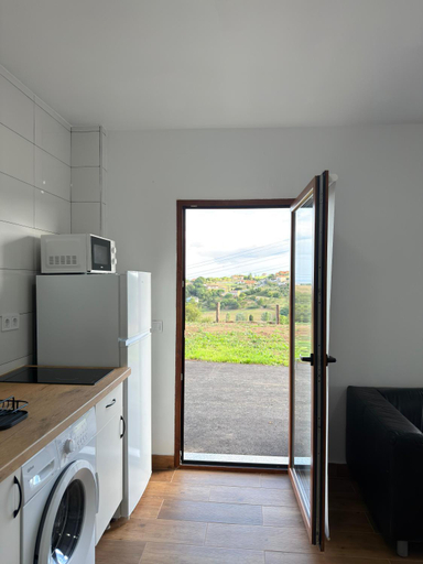 Others 5, Alojamiento con finca en Gijon, Asturias
