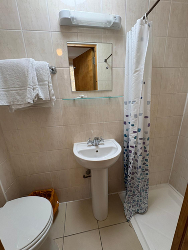 Bathroom 5, Carlton Hotel, London