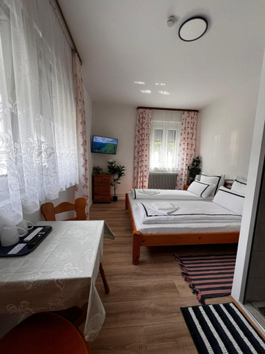 Bedroom 2, Hotel Hirsch Fluorn Schwarzwald, Rottweil