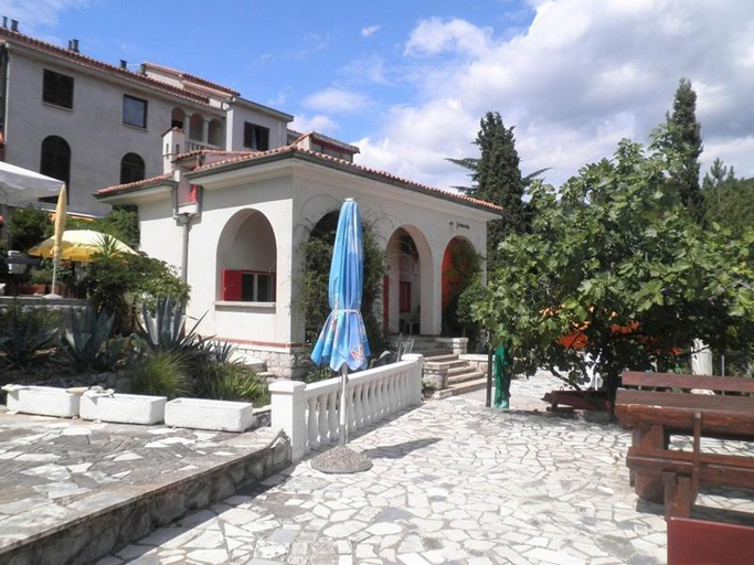 Exterior & Views, APARTMENTS JADRANKa, Omišalj