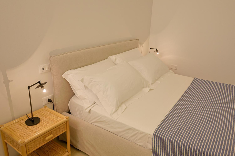 Bedroom 3, DON GEROLAMO Dimora Storica con piscina, Lecce