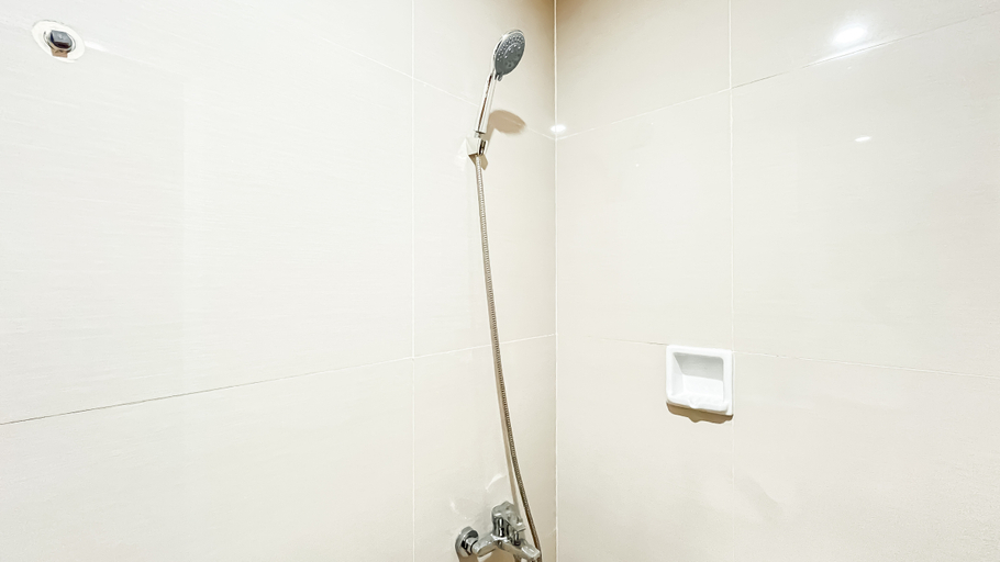 Bathroom 5, Nice Look Studio Loft Apartment Apple 1 Condovilla By Travelio, Jakarta Selatan