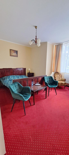 Others 4, Hotel i Restauracja Chopin, Żary