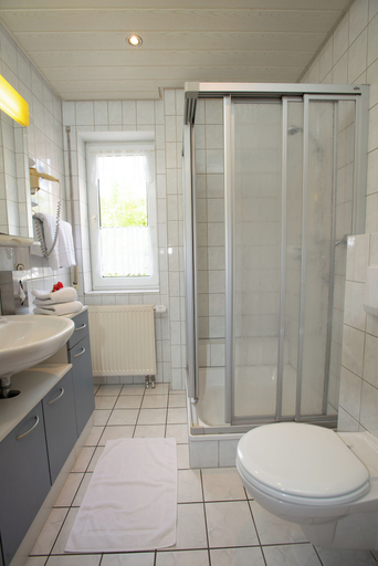 Bathroom 3, Landkomforthotel zum Stern, Werra-Meißner-Kreis