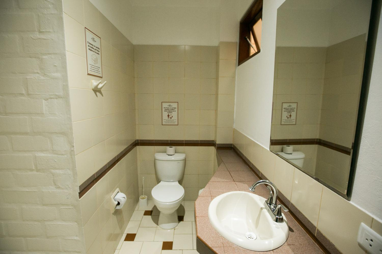Bathroom 5, Casa de Baraybar, Lima