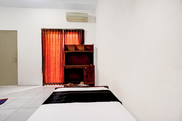 Room 2, OYO 95041 Griya Indah Homestay, Surabaya