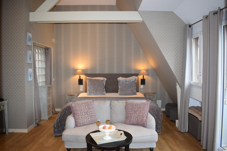 Bedroom 2, Le Trophee Boutique Hotel Spa- La Loggia Appart'hotel, Calvados