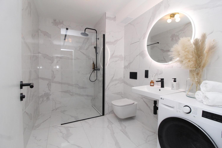 Shower 2, Rezidence Jezerní, Klatovy