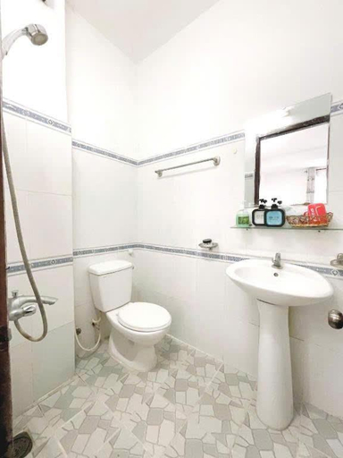 Bathroom, Anh Quân Hotel, Vũng Tàu