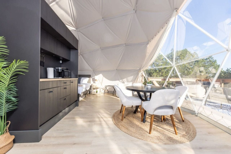 Dining, Harmonia Dome with KingBed and HotTub, Gillespie