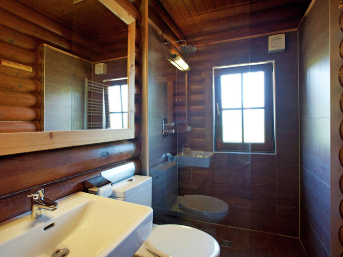Bathroom 3, Rustic Chalet Near Skiwelt Wilder Kaiser, Kufstein