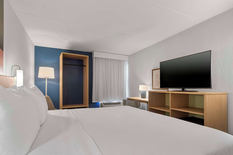 Bedroom 2, Spark by Hilton Grand Prairie, Arlington