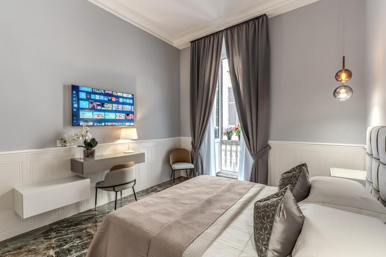 Bedroom 2, Spanish steps Oasis Suites, Rome
