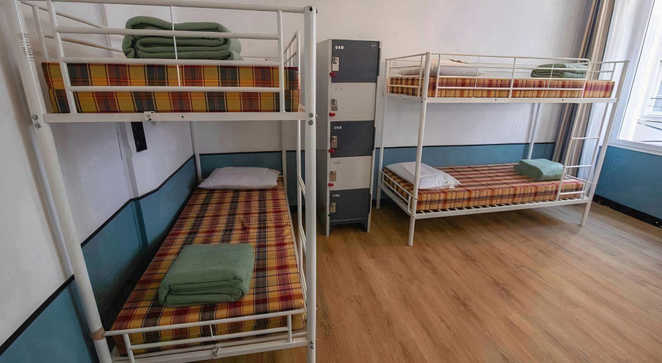 Bedroom 3, Young and Happy Latin Quarter by Hiphophostels, Paris