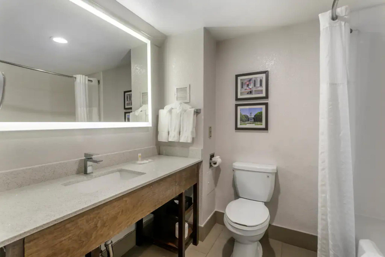 Bathroom 4, Comfort Suites Downtown Sacramento, Sacramento
