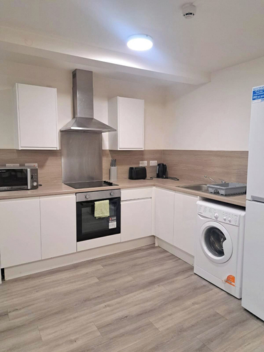 Private kitchen 2, Practical & Affordable 2 BR Flat in City Centre, Sheffield