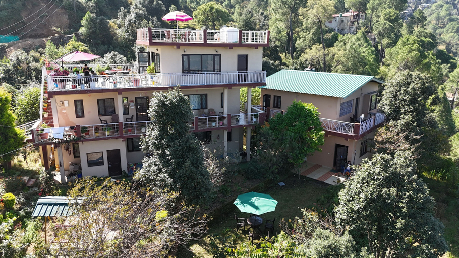 Front of property, Rooptara Valley Luxury Cottage, Almora