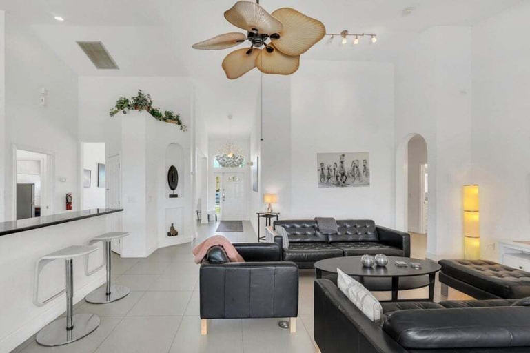 Living area 2, Beautiful Golf Resort & Private Pool Area! 5 Bedroom Villa, Polk