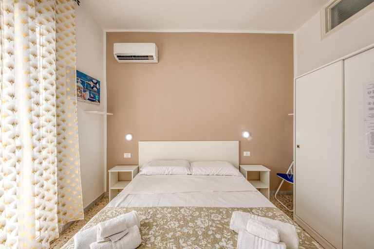 Bedroom 2, Il Comandante, Lecce