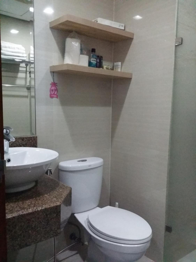 Bathroom 5, Cozy & Modern Studio condo at Eastwood Legrand 3, Quezon City