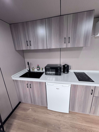 Room 2, Glamping Pod With a Hot Tub in Orchard, Pembrokeshire