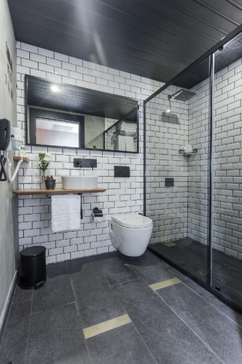 Bathroom 3, Hotel Cinnah, Çankaya
