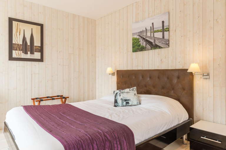Bedroom 3, Logis Hôtel l'Oliveraie, Charente