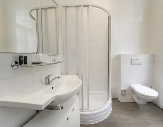 Bathroom 4, Hotel Adler, Praha 1
