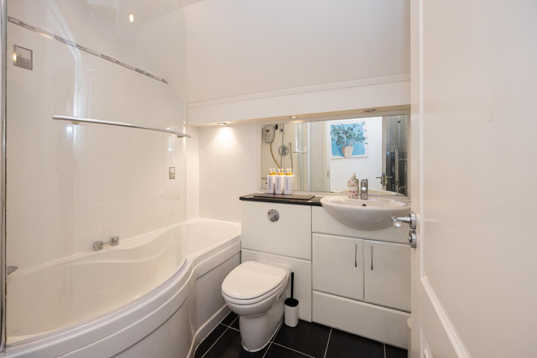 Bathroom 2, Withington Apartments, Manchester