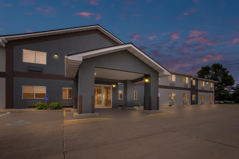 Exterior & Views 1, Quality Inn Brookings-University, Brookings