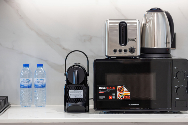 Private kitchen 2, JVC Suites by Hostiva - City View, Dubai