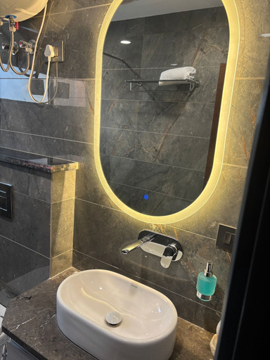 Bathroom 3, THE WHITECLIFF INN, Delhi