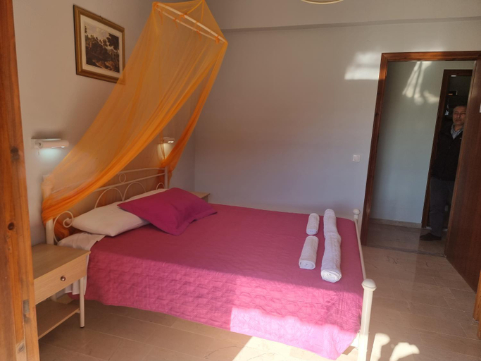 Bedroom 2, Feakes Apartments, Ionian Islands