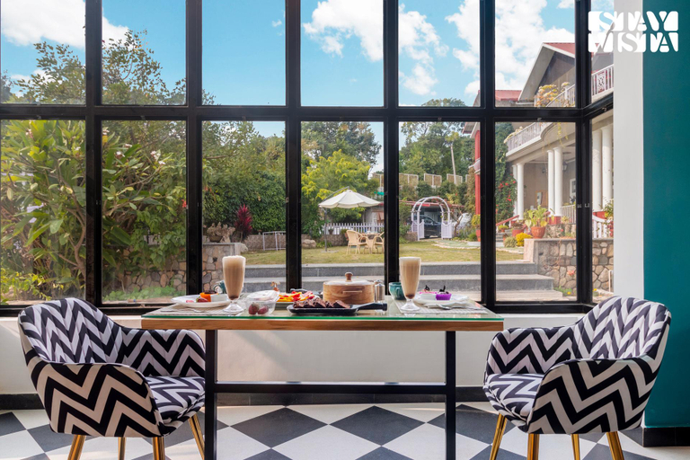 Food & Drinks 5, StayVista at SilverSpring Cottage, Dehradun